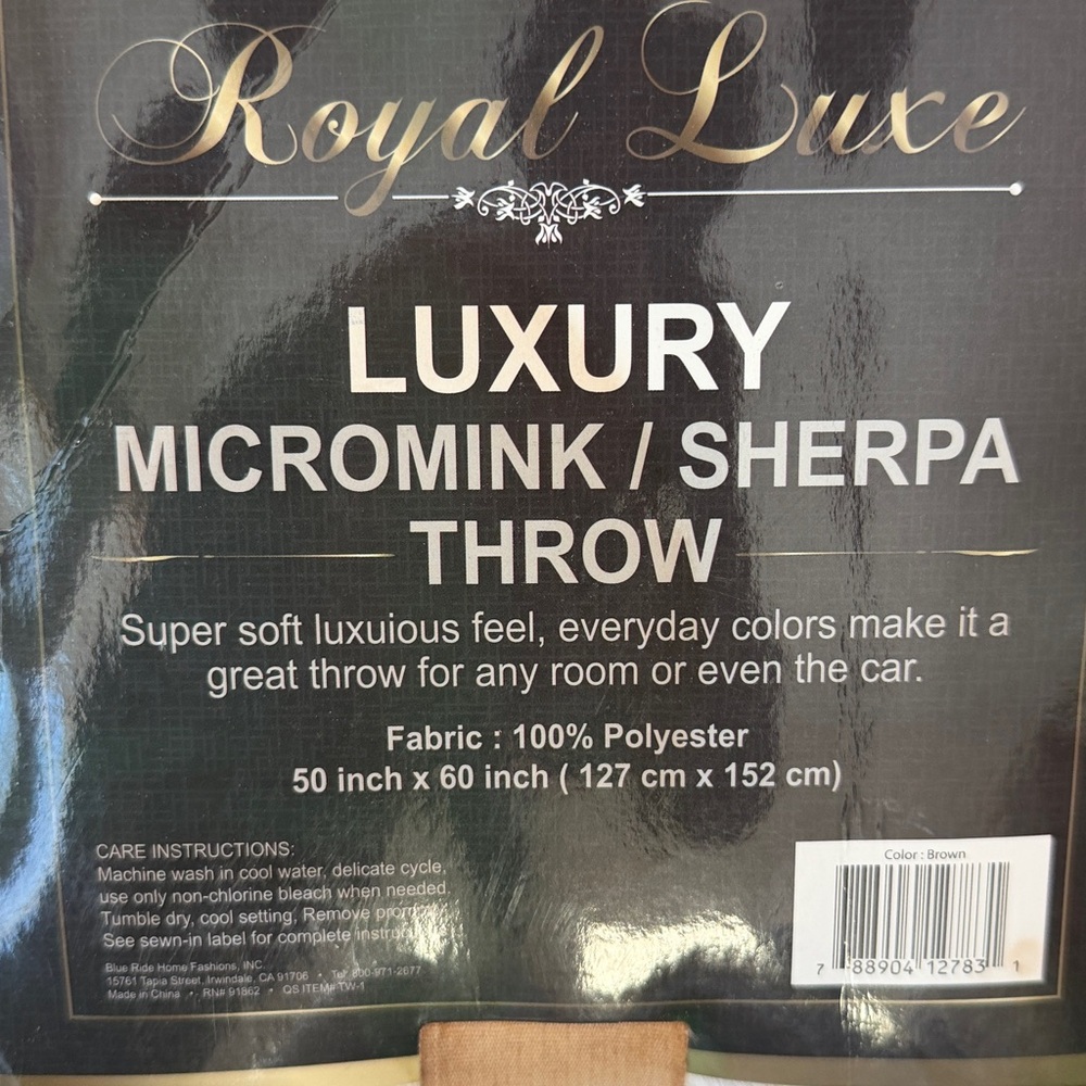 Royal Luxury Gray Micromink Sherpa Throw NWT - Picture 2 of 2
